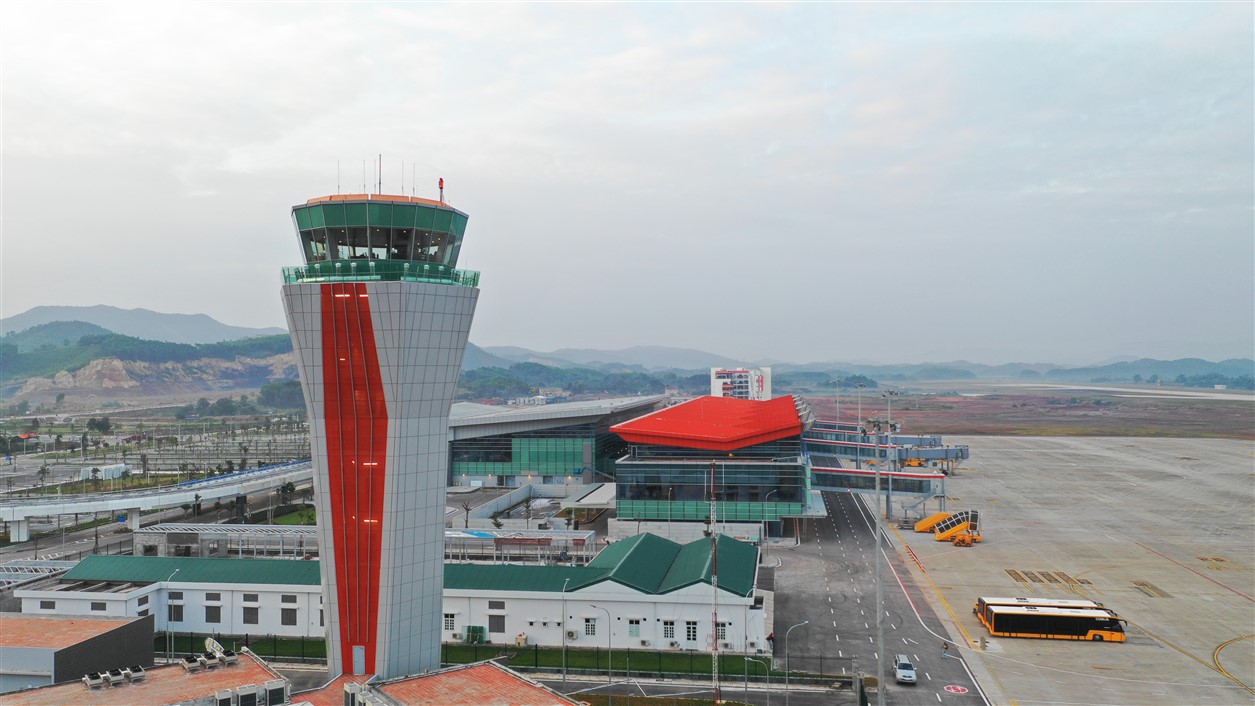Sun[-]Group[-]khai[-]trương,[-]thông[-]tuyến[-]sân[-]bay,[-]cảng[-]biển,[-]cao[-]tốc[-]tại[-]Quảng[-]Ninh[-]trước[-]thềm[-]năm[-]mới[-]2019